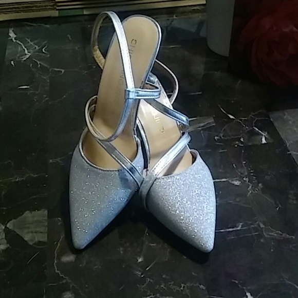 SHOES - Picture 1 of 6